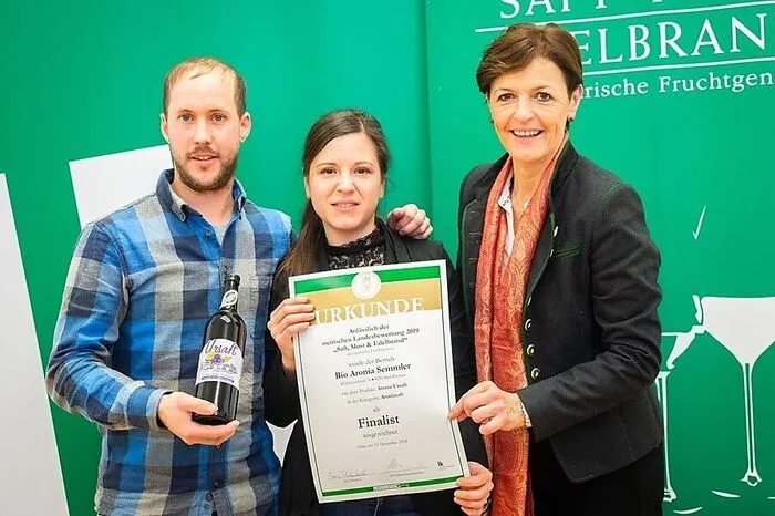 Ebenfalls ins Finale kam die Familie Semmler aus Kleinsteinbach (Bad Blumau) mit ihrem Bio-Aroniasaft.