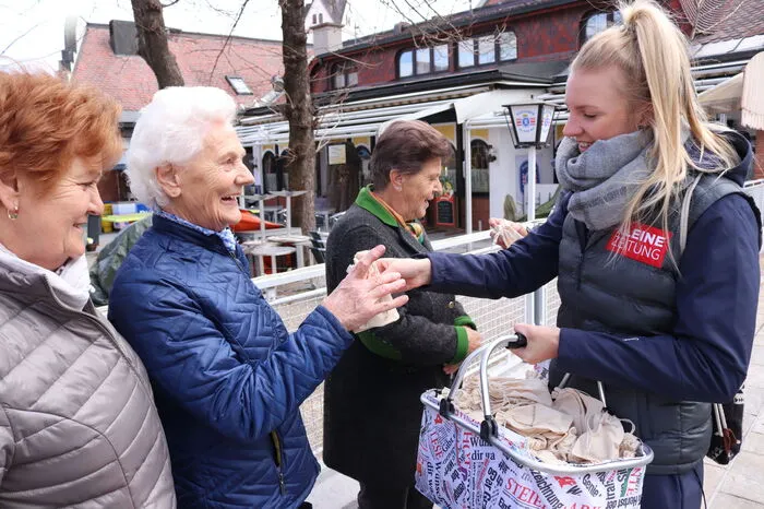 Klicken Sie sich durch die Fotos der Blumenzwiebel-Verteilaktion in Köflach!