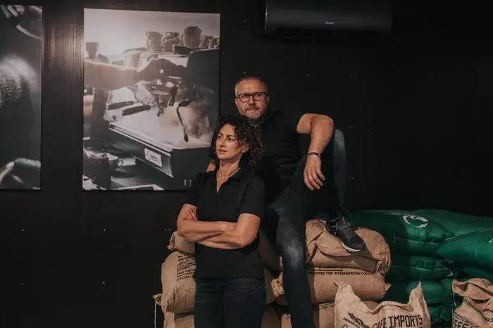 Aleksandra Piecak-Maitz und Franz Maitz sind die Köpfe hinter der Kaffeerösterei Maitz in Frutten, St. Anna/Aigen