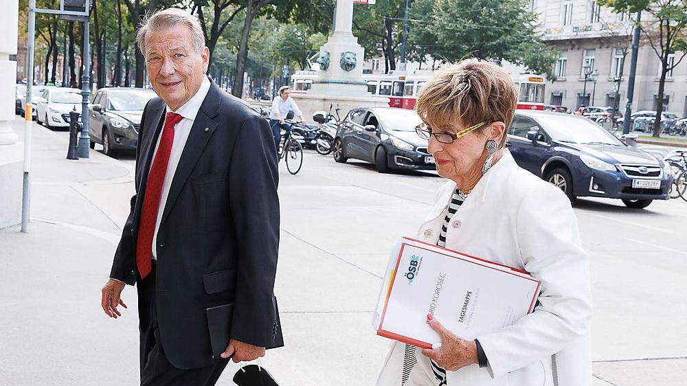 Peter Kostelka (SPÖ-Pensionistenverband) und Ingrid Korosec (ÖVP-Seniorenbund) wollen eine Pensionserhöhung über der durchschnittlichen Inflation der letzten 12 Monate