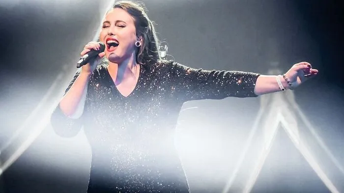 Selina-Maria Edbauer sang sich bei Starmania 2021 bis ins Smeifinale 