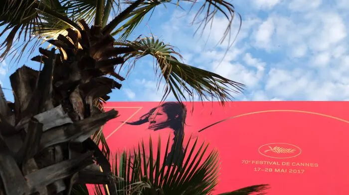 Mit dem Drama "Les fantomes d'Ismael" von Arnaud Desplechin und dessen Stars Marion Cotillard und Charlotte Gainsbourg auf dem roten Teppich eröffnen heute, Mittwoch, die Filmfestspiele Cannes.