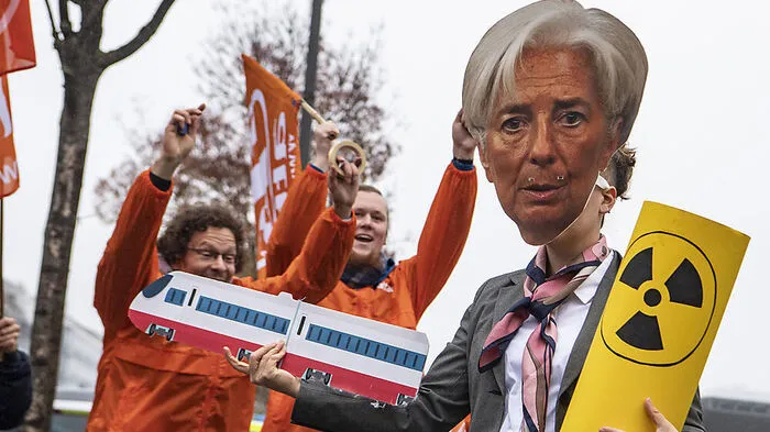 Proteste vor der EZB 
