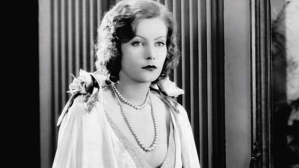 Die Schwedin Greta Garbo (1905 - 1990) im Jahr 1927 