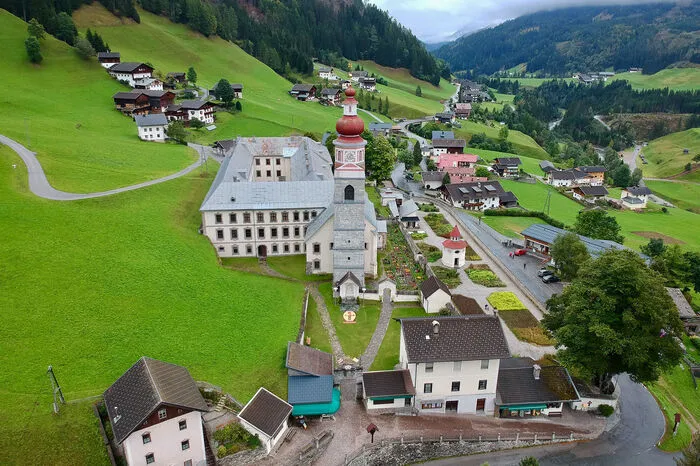 Das Kloster aus der Vogelperspektive