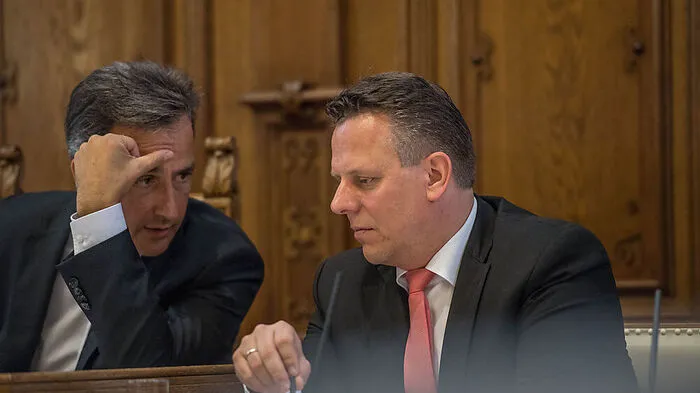 SPÖ-Chef Michael Ehmann (rechts) will als Gemeinderat von Bürgermeister Siegfried Nagl künftig informiert über neue Beraterverträge informiert werden