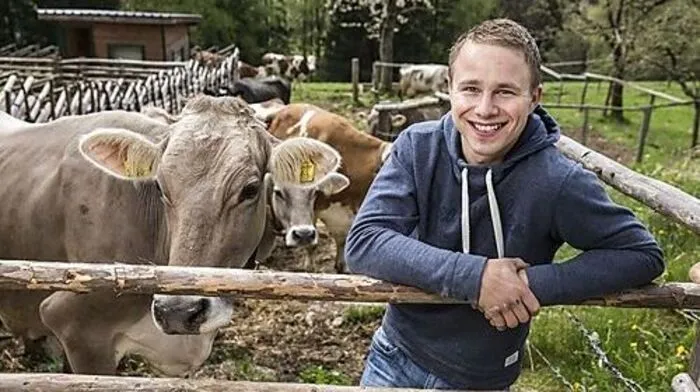 Roman sucht eine Frau für seinen Hof