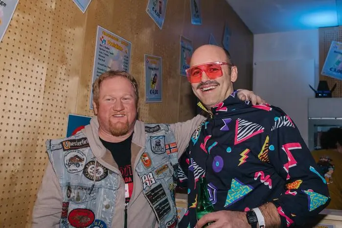 Viele stimmten ihr Outfit auf das Motto „Disco wie früher“ ab