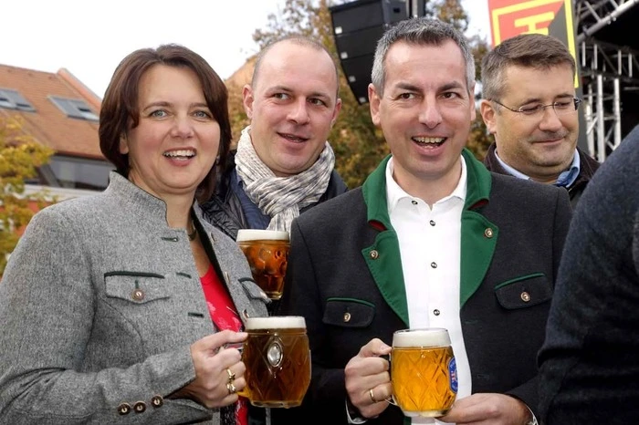 ...über den großen Ansturm beim 34.Bockbieranstich im Herzen der Thermenhauptstadt.