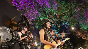 Bringen die Kaiserfeldgasse zum Grooven: die OOZ Band 