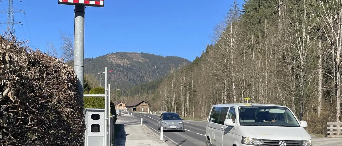 Wer den Radarstandort kennt, hält die Geschwindigkeitsbeschränkung von 50 km/h penibel ein