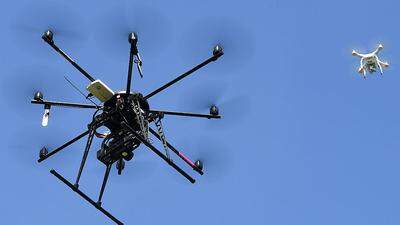 Drohnen bald im koordinierten Schwarmeinsatz