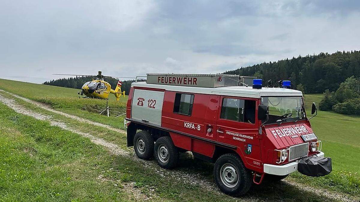 Der Pinzgauer der FF Semriach hat auch eine Bergeausrüstung