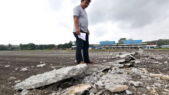 Bei einem Erdbeben der Stärke 6,7 sind im Süden der Philippinen mindestens vier Menschen ums Leben gekommen mehr als 80 verletzt worden.