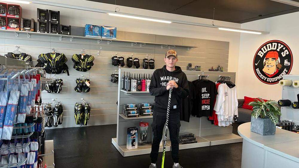Marvin Kawalirek folgt seiner Leidenschaft für den Eissport und eröffnet einen Hockey Equipment Shop in Ferlach