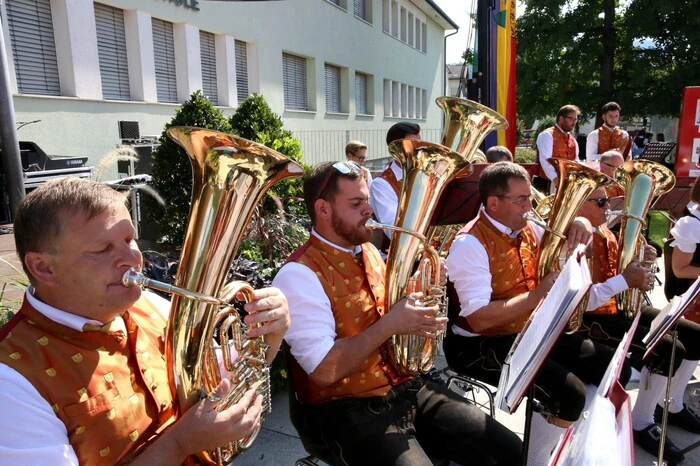 Nach dem Frühschoppen mit dem Musikverein Glantal/Liebenfels wurde zum Festakt geladen.  