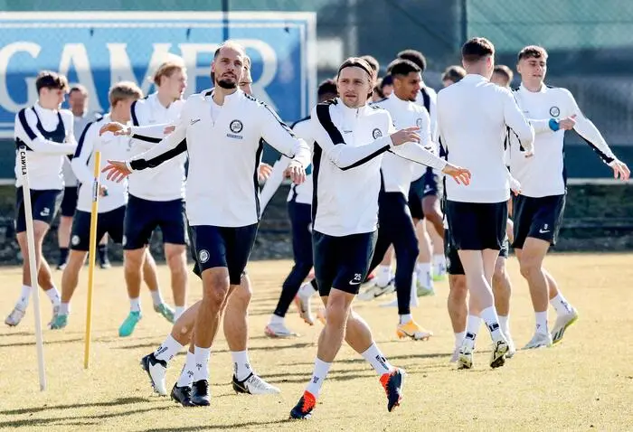 Ein gewohntes Bild: Jon Gorenc Stankovic und Stefan Hierländer marschieren im Training voran