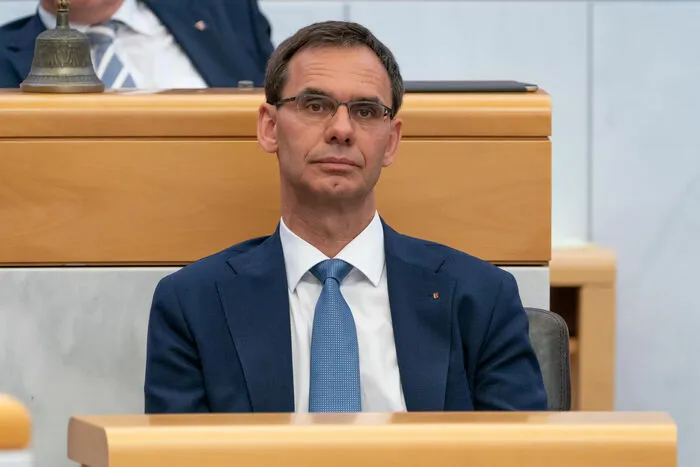 April Die Vorarlberger Inseraten-Affäre sorgt für Ermittlungen gegen Landeshauptmann Markus Wallner (ÖVP). Kanzler Karl Nehammer (ÖVP) weist hingegen Vorwürfe zurück, nach einem Autounfall seiner angetrunkenen Personenschützer interveniert zu haben.