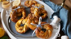 Germteig ist unglaublich vielfältig und besonders zu Ostern der Renner unter den süßen Teig-Rezepten.