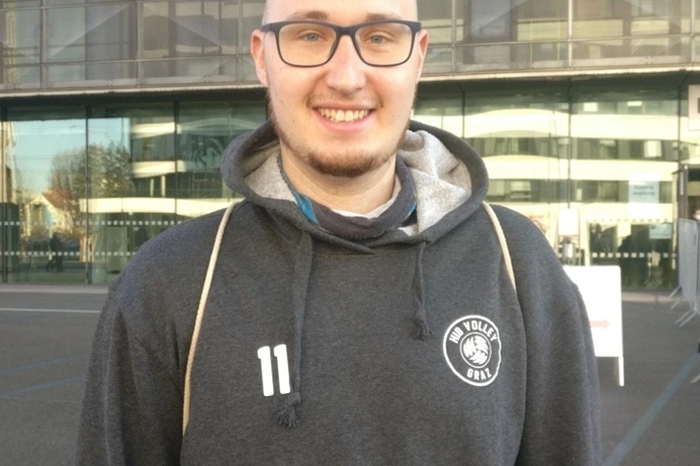 Nikolaus Lagger-Weiß (24) aus Graz: "Ich habe ein großes Glück, dass ich so früh geimpft werde. Meine Frau ist schwanger. Viele meiner Freunde sind noch nicht geimpft, das ist schon spannend. Ich nehme das Angebot jetzt an, es wäre ja blöd sich zu weigern."