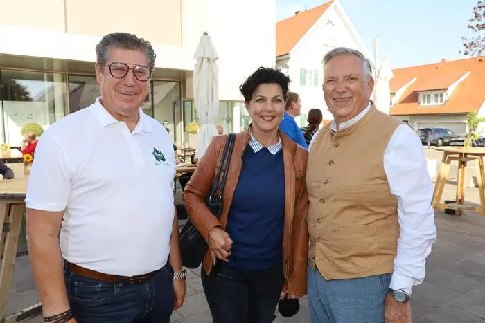 Unter den vielen Gästen konnte Bürgermeister Johannes Weidinger auch seinen Bürgermeister-Kollegen Karl Lautner aus Bad Radkersburg mit seiner Frau begrüßen