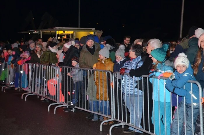 Zahlreiche Besucher ließen sich das Spektakel nicht entgehen.