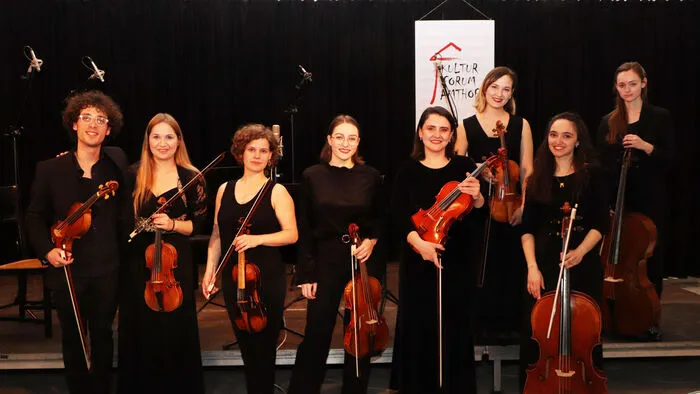 8 angehende professionelle MusikerInnen aus der ganzen Welt, die an den wichtigsten musikalischen Institutionen für historische Aufführungspraxis in Europa studieren, gabeneinen Kammermusikabend mit Werken von Boccherini, Mozart und Haydn.