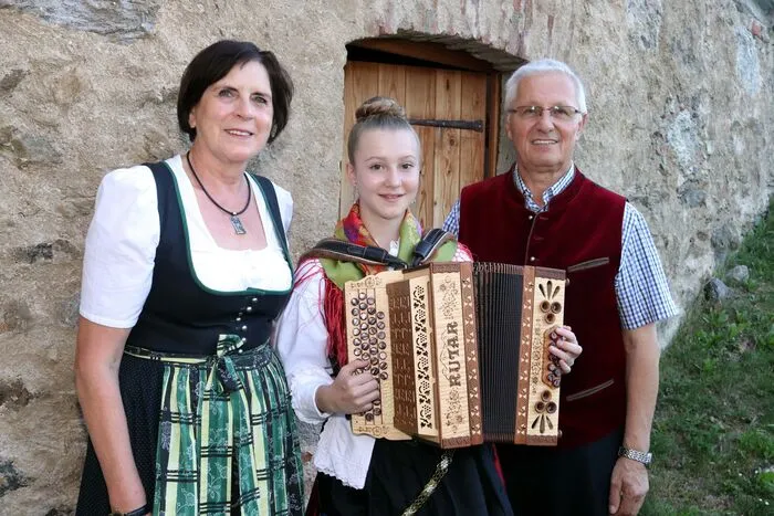 KMR-Obmann Manfred Probst konnte mit seiner Stellvertreterin Roswitha Schafranek (links im Bild) mit dem gelungenen Oberkrainer Abend wahrlich zufrieden sein. 