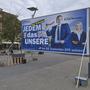 Ist wieder zu sehen: Das Kunst-Plakat am Kapistran-Pieller-Platz in Graz