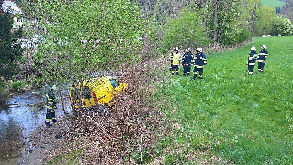 Die Freiwillige Feuerwehr Köflach war nach dem kuriosen Unfall im Einsatz
