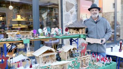 Am Stand von Thomas Köfer gab es selbstgebaute Weihnachtskrippen