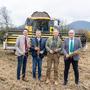 Siegfried Huber, Johann Kreschischnig, Landwirt Hans Brunner und Erich Roscher (von links)