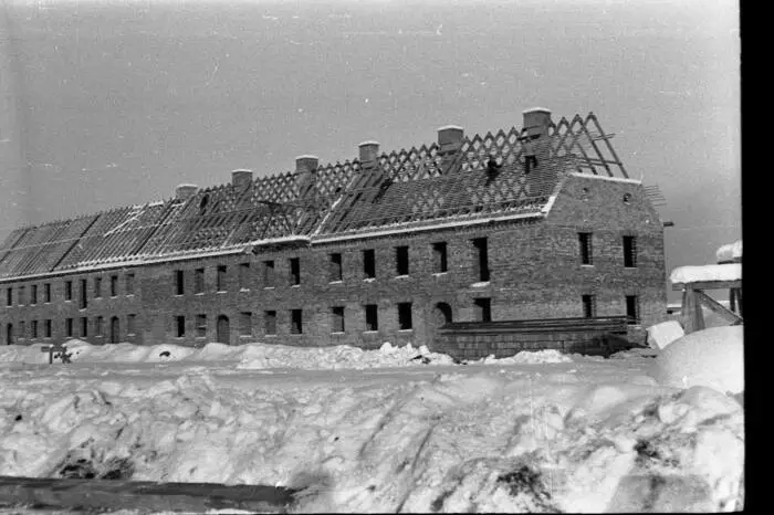 Vor Kriegsausbruch war der Siedlungsbau Teil eines Großprojektes, indem der Lendkanal umgegraben und eine riesige Infrastruktur hätte entstehen sollen: