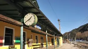 Verwaister Bahnhof Admont: kein Personenverkehr an Werktagen