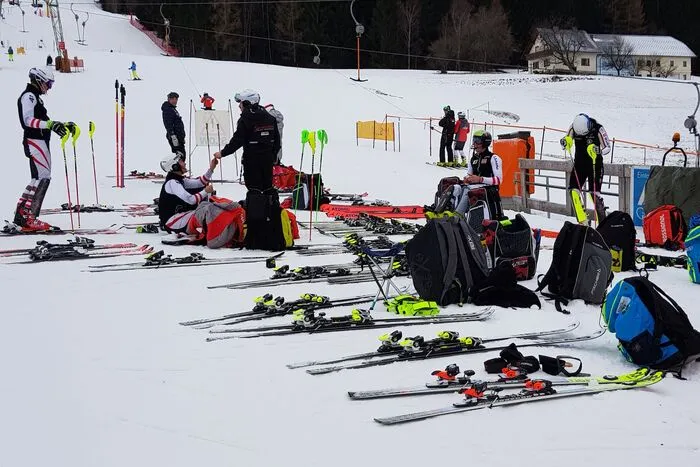 Eva Maria Brem, Elisabeth Kappaurer und Ricarda Hasser holten sich den Schliff für den nächsten Weltcup-Riesentorlauf in Kranjska Gora.