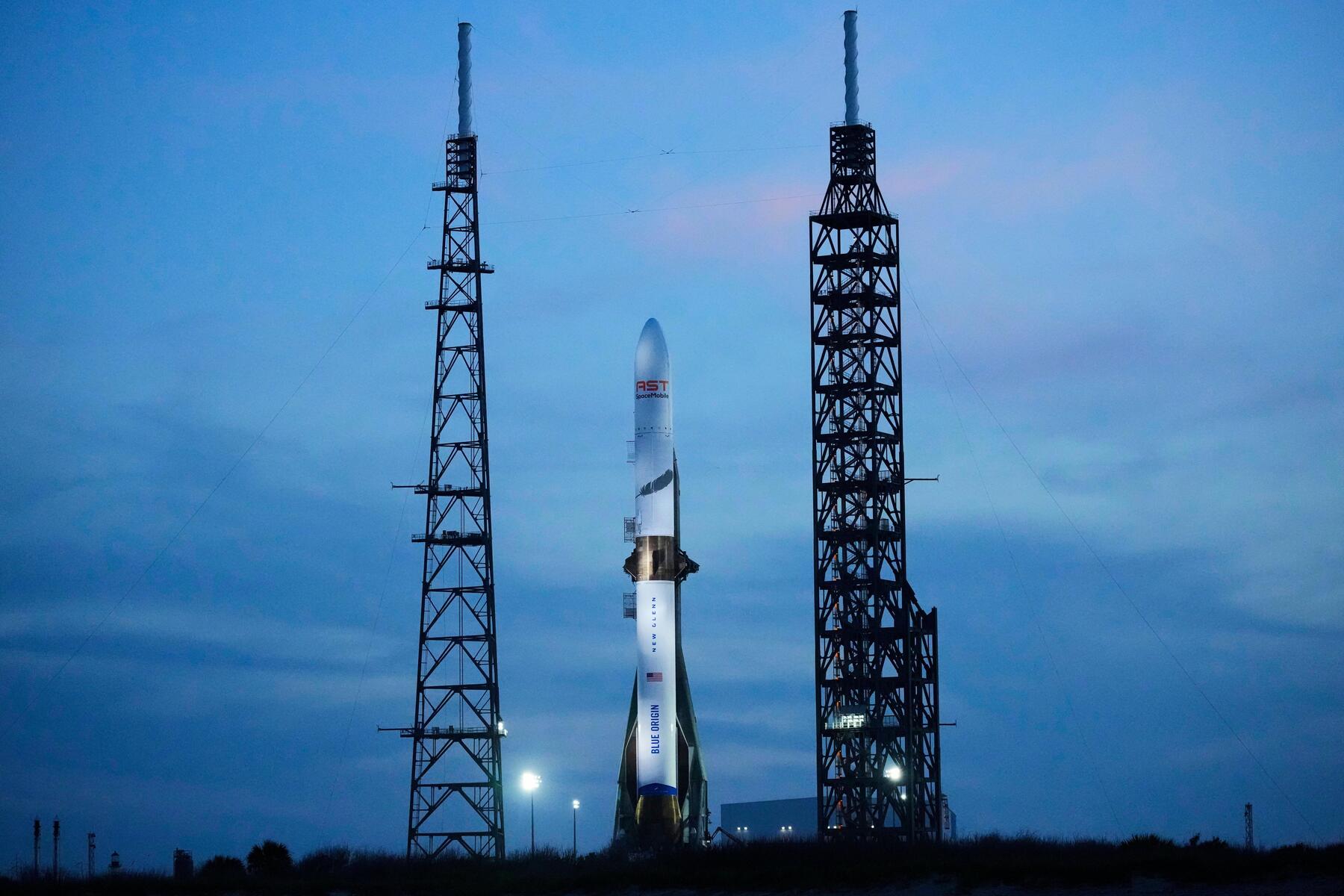 Blue-Origin-Rakete bei Test auf der Startrampe explodiert
