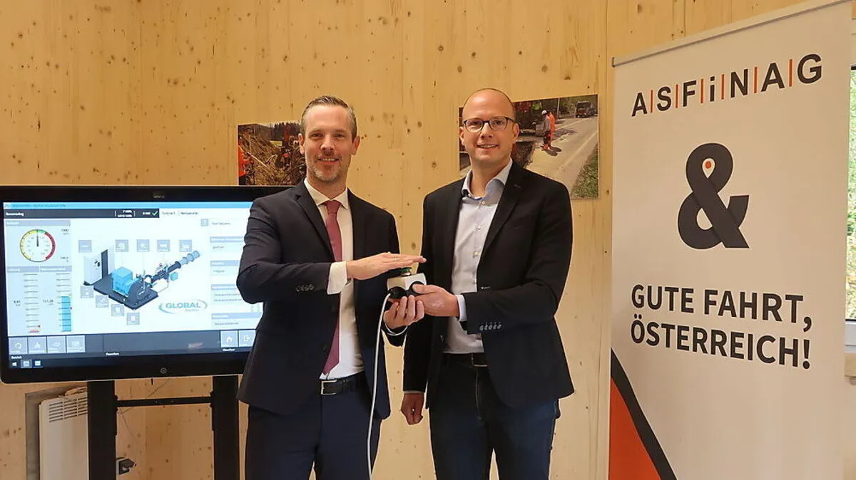 Hartwig Hufnagl und Andreas Fromm nahmen das Kraftwerk am Freitag in Betrieb