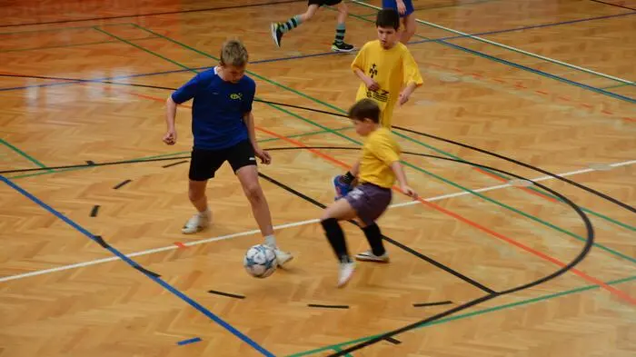 75 Ministrantinnen und Ministranten nahmen am Sonntag am 20. „Minis4Goal“ teil.