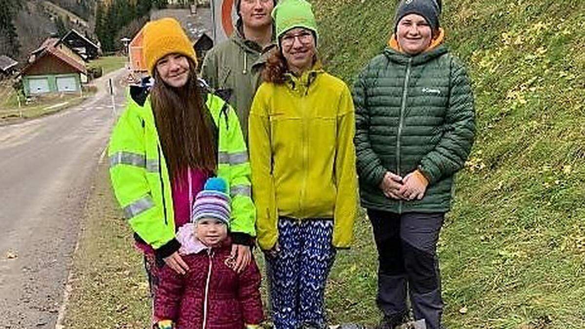 fleißige Müllsammler in der Eisenerzer Ramsau: Camilla Pump, Marvi Pump, Franziska Brandtner, Niklas Brandtner, Markus Ritzinger