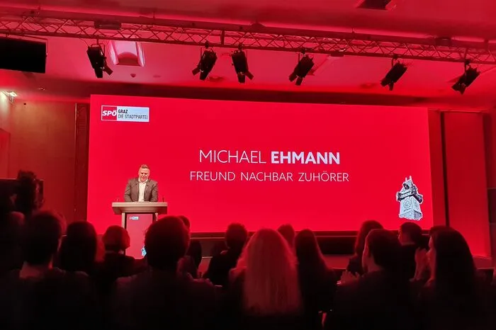 Michael Ehmann versucht sich, als "einer von uns" zu inszenieren: "Freund, Nachbar, Zuhörer" sei der Chef der Grazer SPÖ: