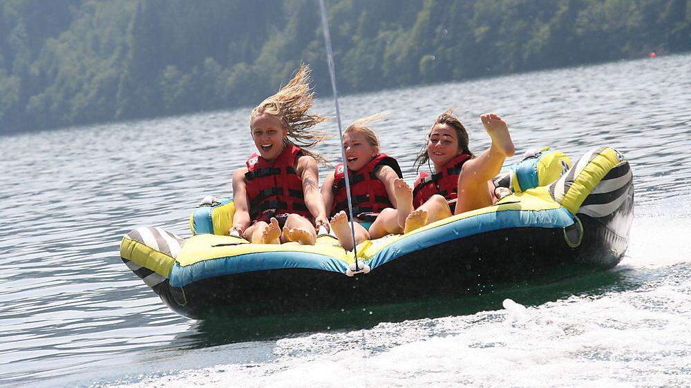 Spaß im Wasser, sportliche Aktivitäten und die Natur erleben: Die Feriencamps bieten einiges