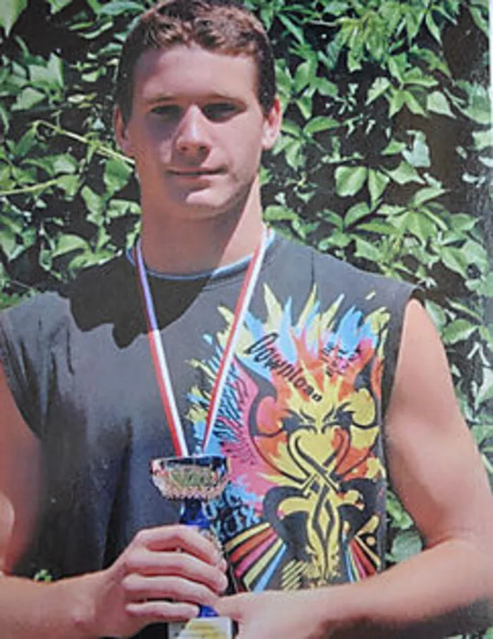 Dominik vor dem Unfall. Er war Schwimmsportler