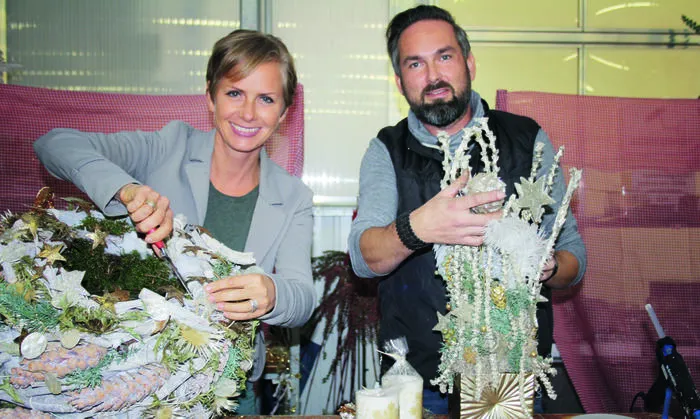 Frisch ans Werk: Angelika Ertl und Roman Malli sorgen noch für den letzten, kunstvollen Schliff ...