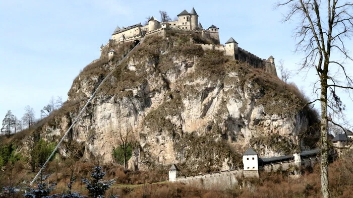 Seit dem Wochenende hat die altehrwürdige Burg Hochosterwitz ihre Pforten wieder geöffnet.