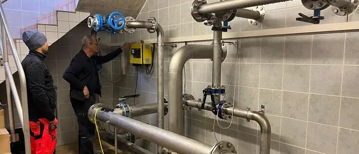 Eine im Wasserbehälter der Gemeinde installierte UV-Anlage hat dazu beigetragen, dass nun Entwarnung gegeben werden konnte