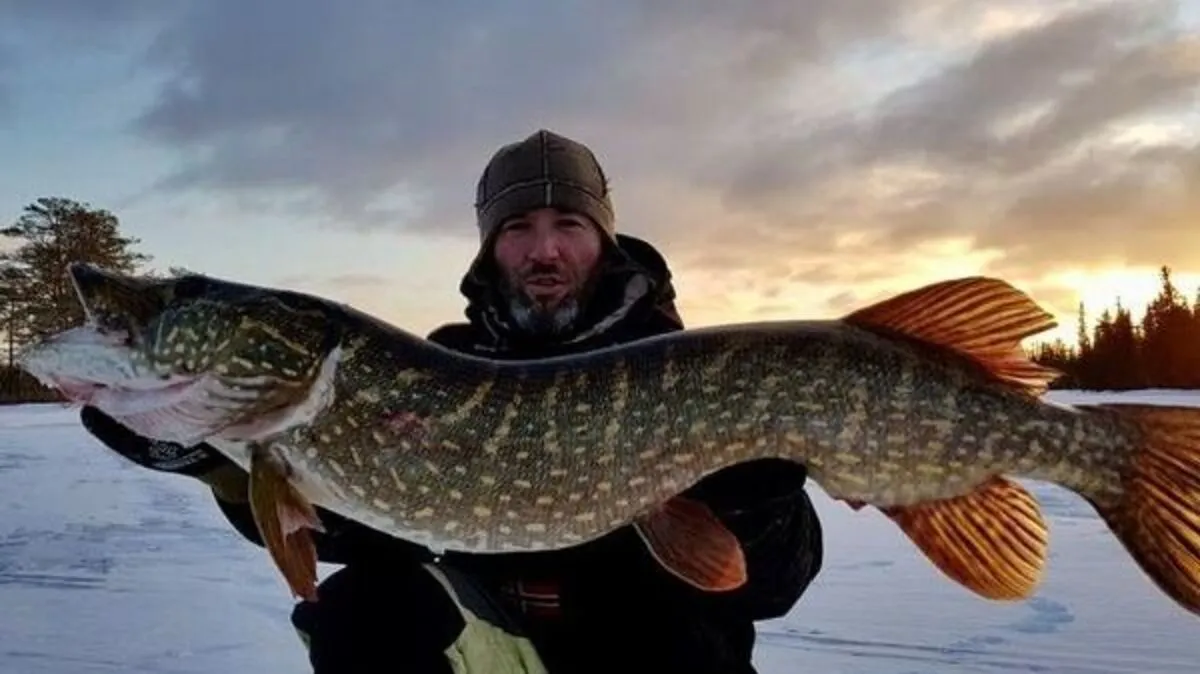 Eisfischen gehört zu einer der Lieblingsbeschäftigungen von Alex Serdjukov