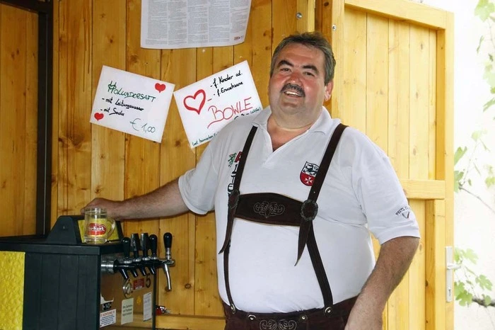 ...im großen Format eines traditionellen Familienfestes.