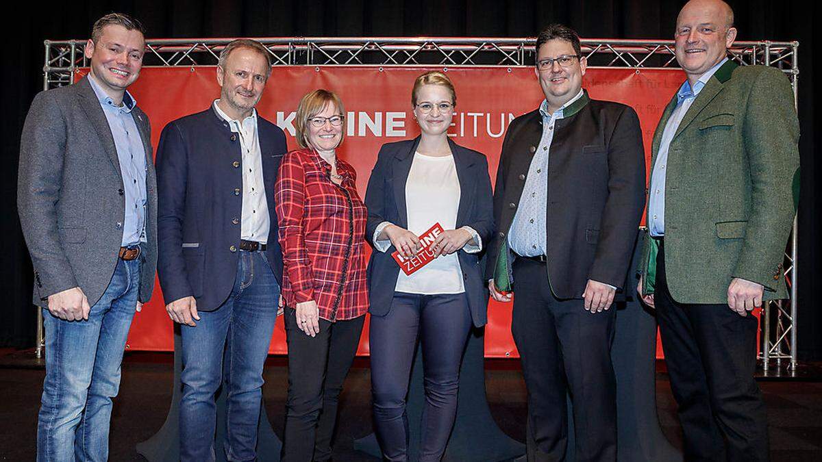 Am Podium: Rainer Kroismayr, Siegfried Keinprecht, Ute Groß, Veronika Höflehner, Roland Hafner und Hermann Trinker   