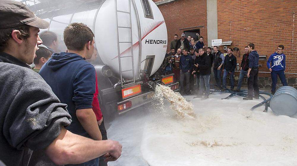 Schon Ende Juli protestierten belgische Bauern gegen die sinkenden Milchpreise