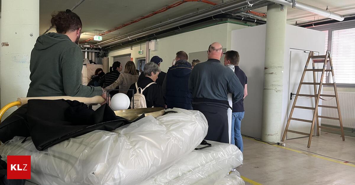 Aus-f-r-ADA-in-Anger-Schlangestehen-f-r-ein-St-ck-steirische-M-belgeschichte